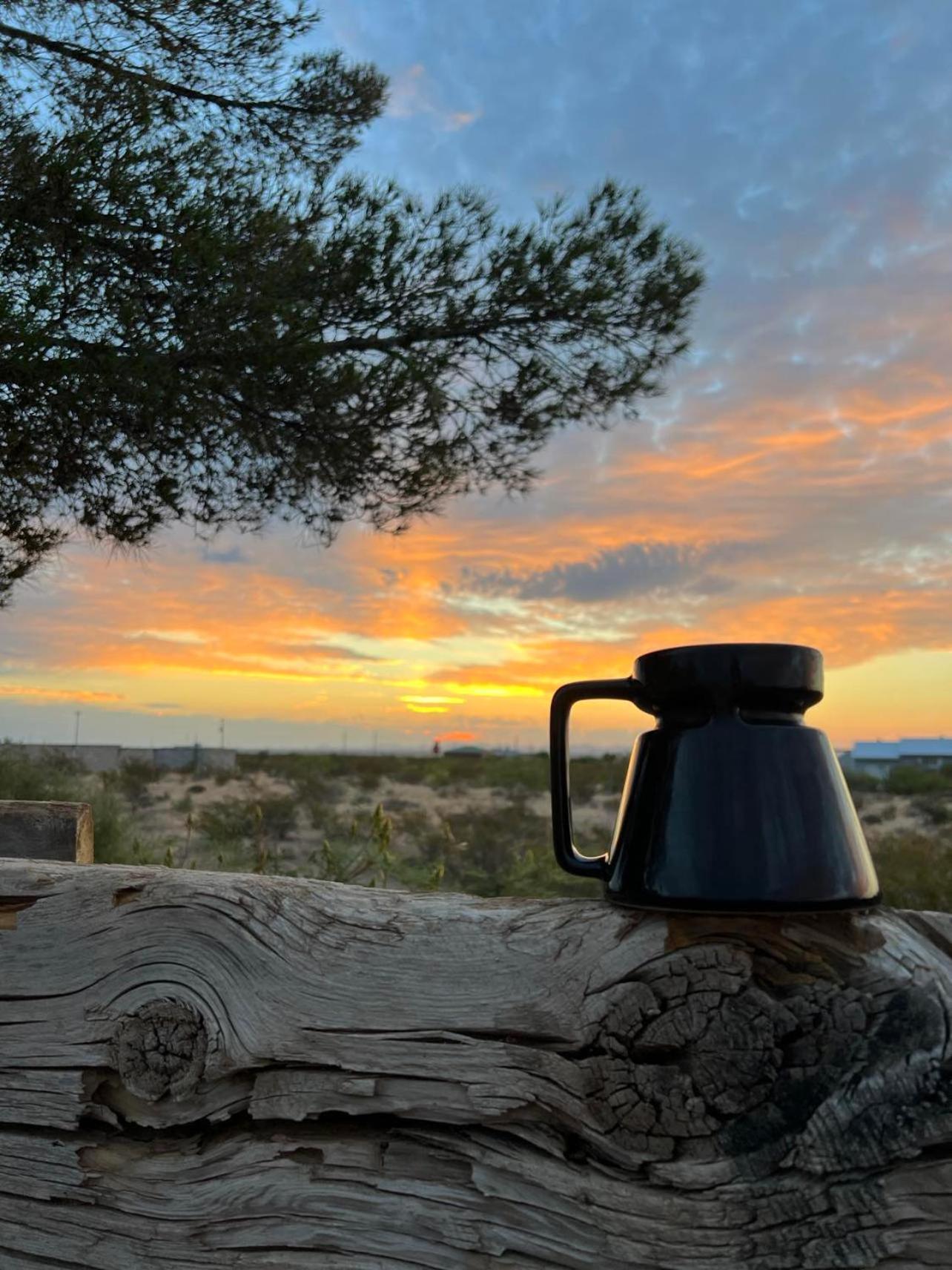 Hole In The Wall Getaway - Usa Mexico Border Bed And Breakfast Columbus Exterior foto